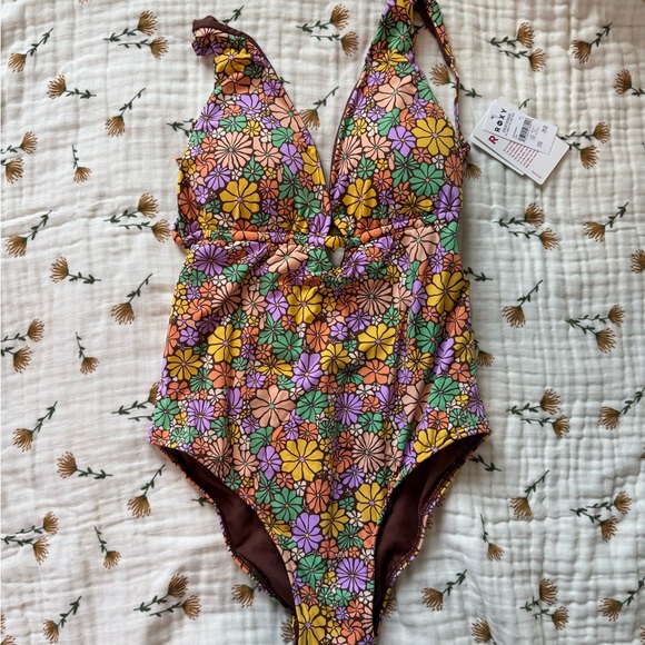 Roxy women’s swimsuit, brand new with tags - Picture 1 of 2